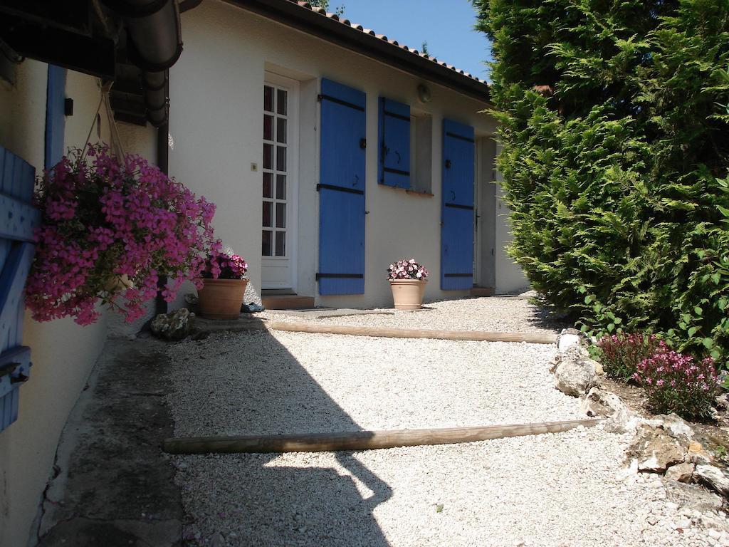 La Grange Du Cheval Blanc Villa Villeneuve-sur-Lot Habitación foto